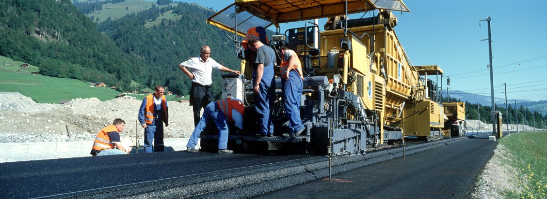 Die Swiss Track Systems AG (STS) baut in Frutigen eine schotterlose Bahn-Teststrecke