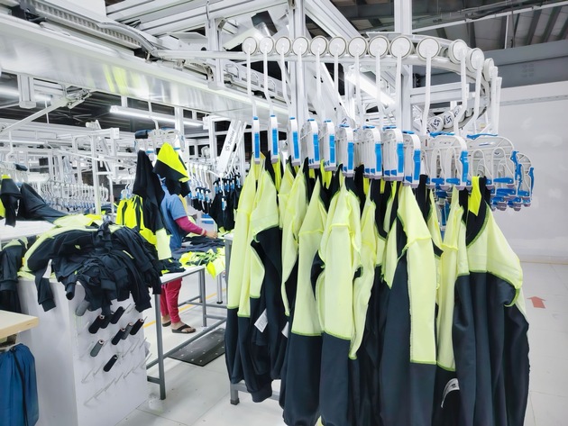 Neue Fabrik: Bl&aring;kl&auml;der fertigt k&uuml;nftig 98 % seiner Produkte selbst