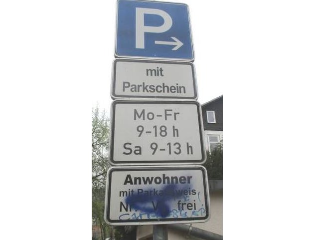 POL-GÖ: (240/2017) Mehrere Schilder von Unbekannten in Hann. Münden mit blauer Farbe besprüht - Polizei sucht Zeugen