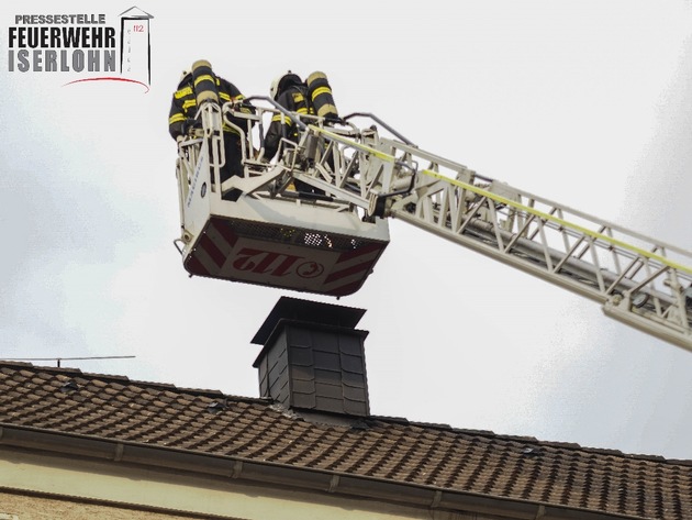 FW-MK: Kaminbrand im Mehrfamilienhaus