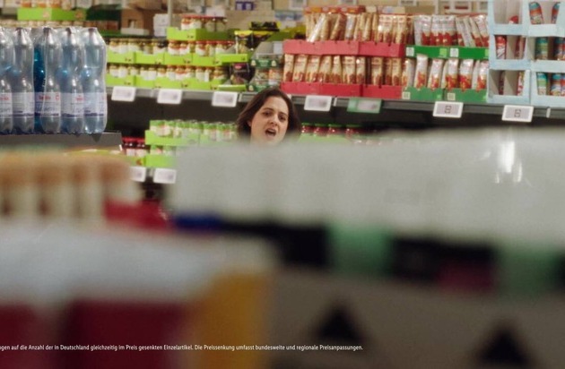 Sarah Connor stimmt mit Spar-Hymne auf historische Preissenkung bei Lidl ein Sarah Connor stimmt mit Spar-Hymne auf historische Preissenkung bei Lidl ein