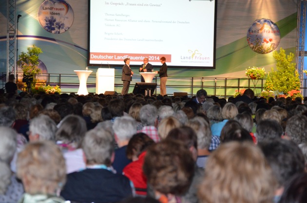 Deutscher LandFrauentag in Magdeburg offenbart noch viele Baustellen im Bereich der Gleichberechtigung (FOTO)