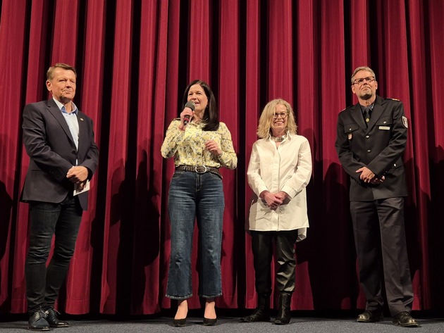 „Vision Zero“ vor dem Schultor - Verkehrswacht, Senat und Polizei danken 500 Berliner Schülerlotsinnen und -lotsen