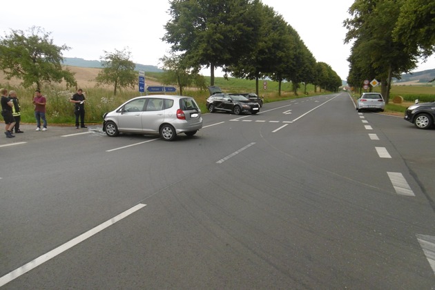 POL-NOM: Bad Gandersheim - Vorfahrt missachtet - zweimal Totalschaden