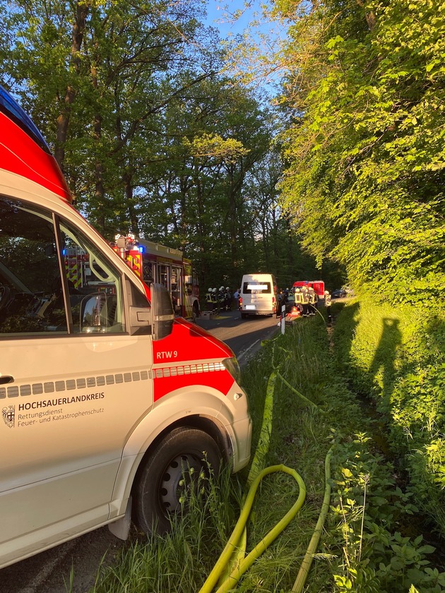 FF Olsberg: Schwerer Verkehrsunfall auf K15 in Olsberg