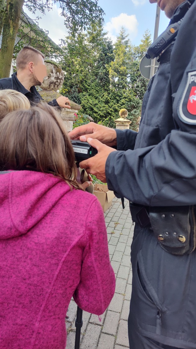 POL-WL: Ferienpassaktion gibt Einblicke in die Polizeiarbeit