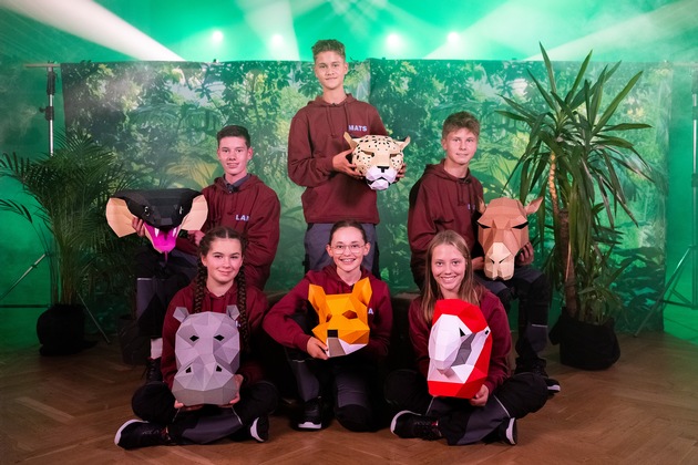 Neues Zoo-Abenteuer für sechs Teenager: Dreharbeiten für 5. Staffel von „Elefant, Tiger & Kids: Zoo-Praktikum Backstage“ gestartet