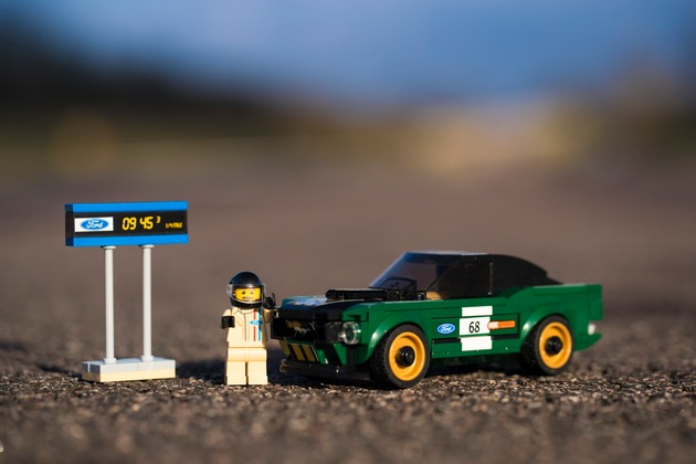 Ford Fiesta WRC Rallye-Auto wird Bestandteil der exklusiven LEGO® Speed Champions-Spielzeugserie