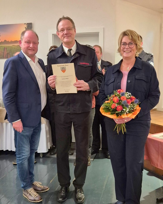 FW Ense: Feuerwehr Ense verabschiedet Leiter der Feuerwehr - Wechsel in der Wehrführung