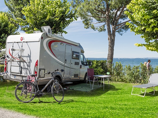 Digitalisierung der Campingbranche: Bei ADAC Tochter PiNCAMP können Campingplätze jetzt online gebucht werden/ Rechtssicherheit durch deutsche Geschäftsbedingungen