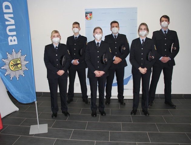 BPOLI MD: Bundespolizeiinspektion Magdeburg begrüßt sieben neue Kolleginnen und Kollegen