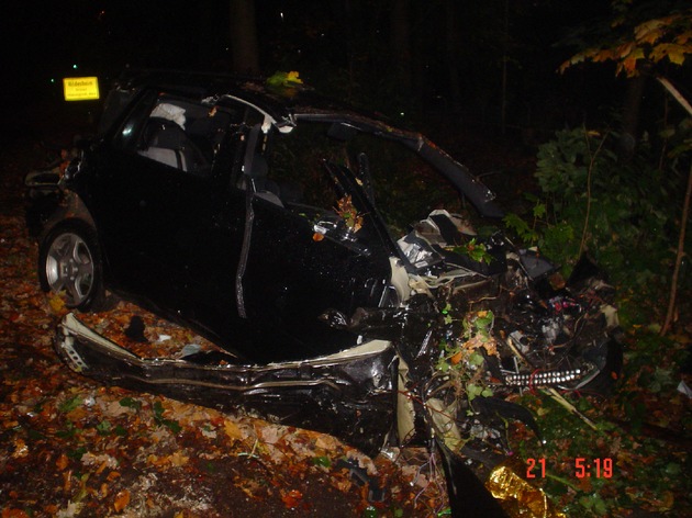POL-HI: Alkoholisierter PKW-Fahrer bei Unfall schwer verletzt;
Nachtrag zur Meldung vom 21.10.2007, 05.11 Uhr