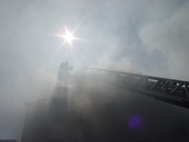 FW-E: Wohnungsbrand in voller Ausdehnung