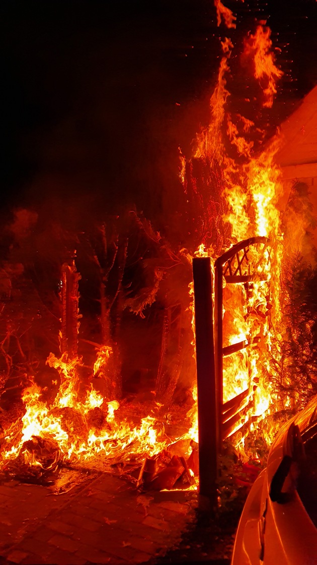 FW-SE: Feuer an einem Wohngebäude