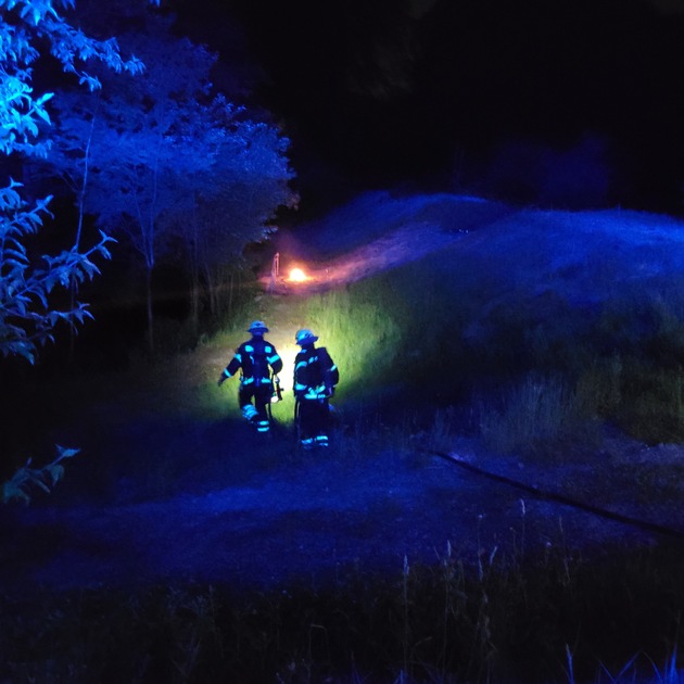 FW-EN: Fünf Einsätze für die Freiw. Feuerwehr - Zwei Brände in Waldgebieten.