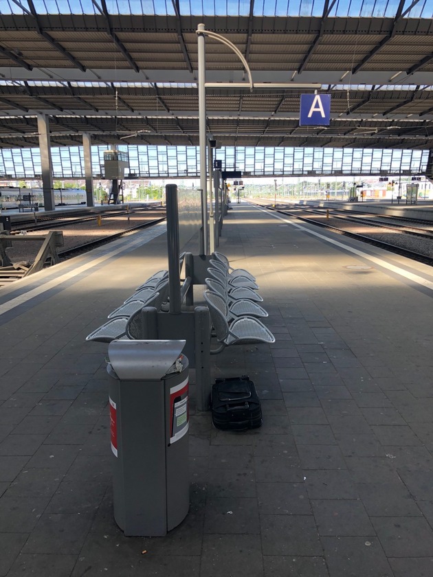 BPOLI C: Herrenloser Koffer am Hauptbahnhof Chemnitz - Zeugen gesucht