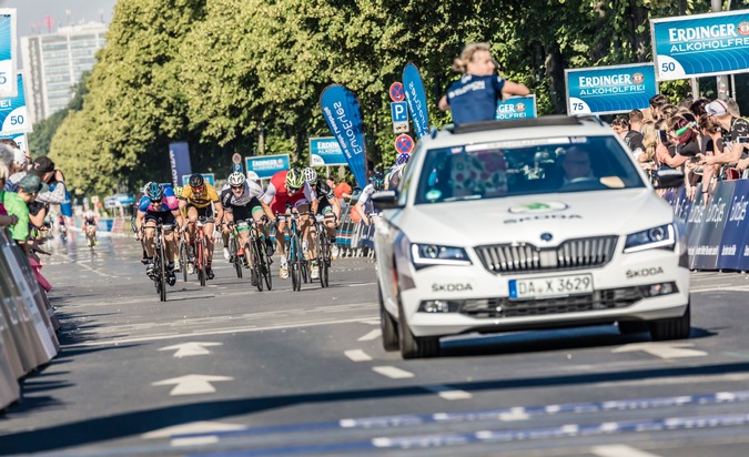 Radsport-Highlight: SKODA ist Hauptsponsor und Fahrzeugpartner des Velothon Berlin (FOTO)