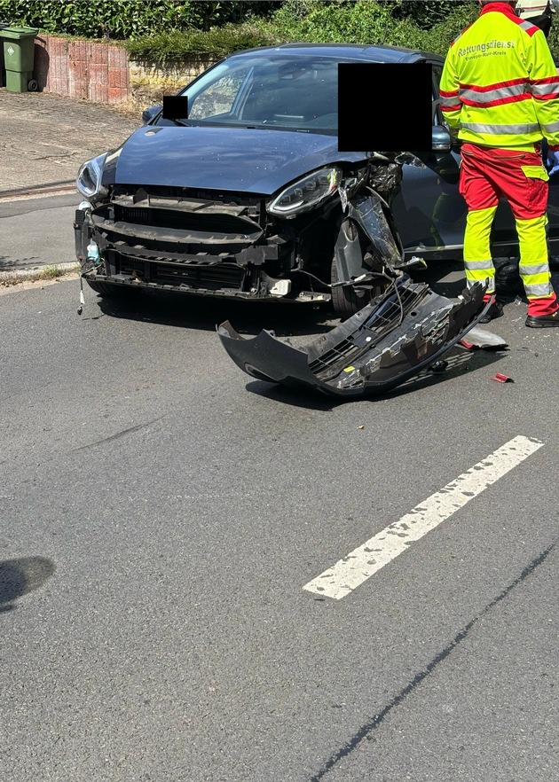 FW-EN: Schwere Verkehrsunfall am Mittag auf der Straße Herdecker Bach B54