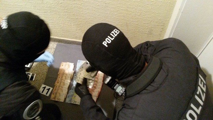 POL-KI: 190513.3 Kiel: Großeinsatz von Staatsanwaltschaft und Polizei gegen Drogendealerring in Gaarden führt zur Sicherstellung von Kokain und zu Festnahmen