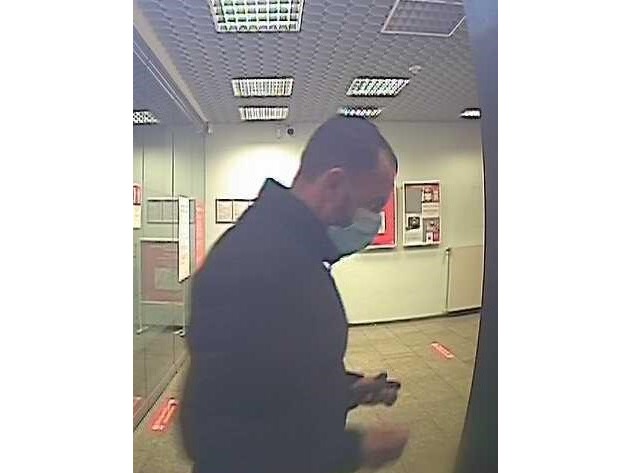 POL-BN: Foto-Fahndung: Polizei sucht unbekannten Handtaschenräuber - Wer kennt diesen Mann?