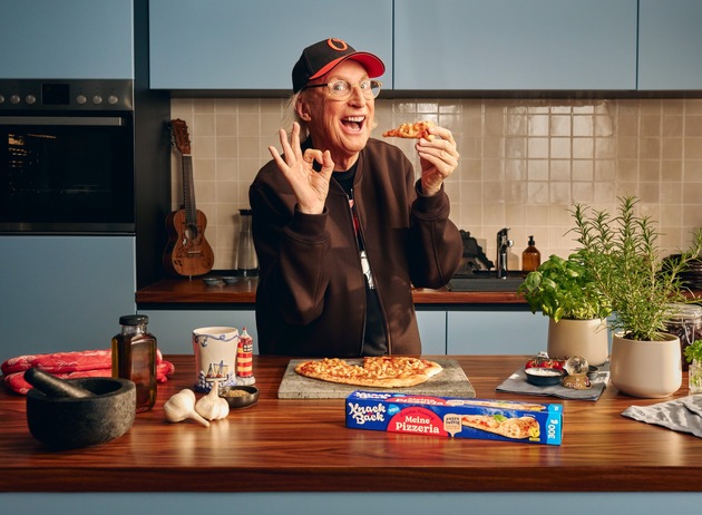 Otto Waalkes, Dagi Bee und Célo & Abdï machen „Meine Pizzeria“ von Knack & Back zu ihrer ganz persönlichen Pizza