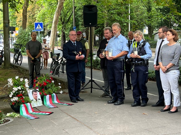 POL-BN: &quot;Wir dürfen und werden Polizeikommissar Gerd Höllige nicht vergessen&quot; / Vor 20 Jahren wurde der Bad Godesberger Beamte im Dienst getötet