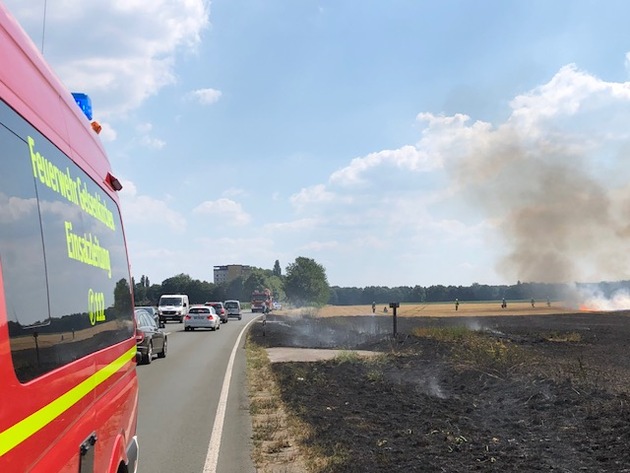 FW-GE: Erster größerer Flächenbrand in Gelsenkirchen