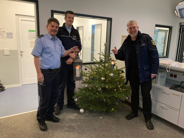 POL-RBK: Rheinisch-Bergischer Kreis - Das Licht von Bethlehem ist in den Polizeiwachen des Kreises angekommen