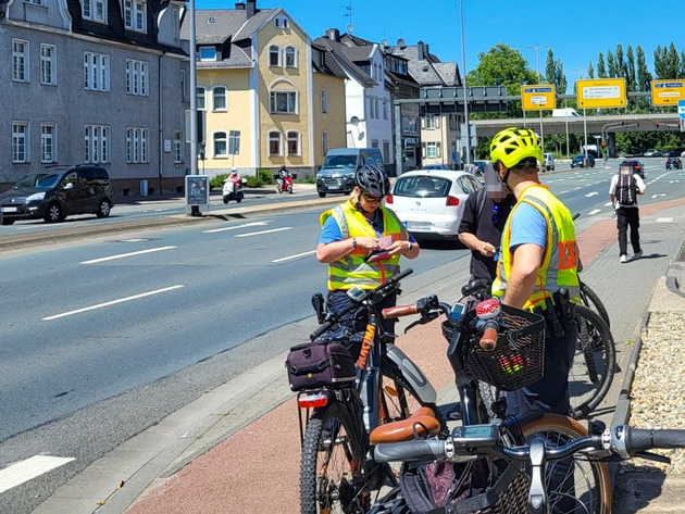 POL-LDK: + Polizei und Ordnungsamt kontrollieren Radfahrer in Wetzlar + Wer kennt &quot;Luca&quot; oder &quot;Julie&quot;? + Besucher schlägt auf Ochsenfest zu +