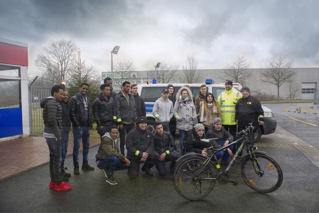 POL-LER: ++ Radfahrkurs für Flüchtlinge: Ab sofort sicherer mit dem Fahrrad im Straßenverkehr unterwegs ++