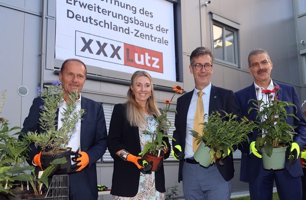 XXXLutz Deutschland: Fortsetzung einer Erfolgsgeschichte: XXXLutz eröffnet den Erweiterungsbau seiner Deutschland-Zentrale in Würzburg
