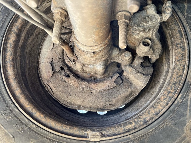 POL-MK: Kontrolle eines schrottreifen Sprinters