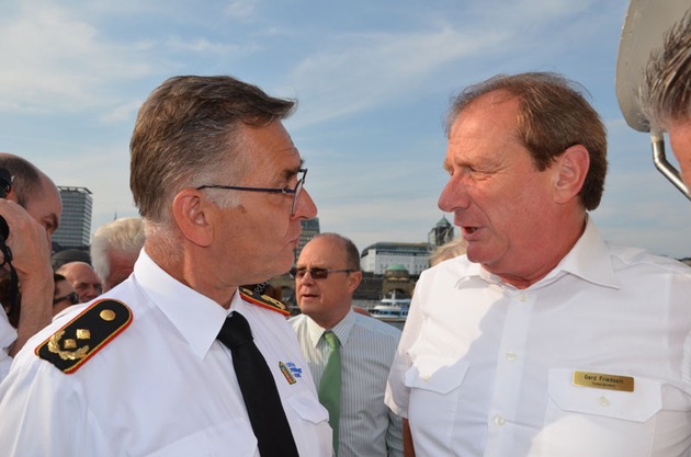 THW-HH MV SH: Landeshelfervereinigung Hamburg und das THW Hamburg luden zur traditionellen Barkassenfahrt ein