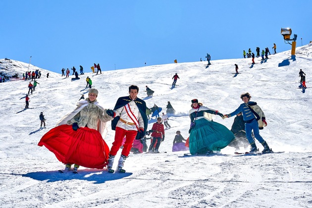 Skifahrt mit Sissi: Habsburger Karneval im Trentino