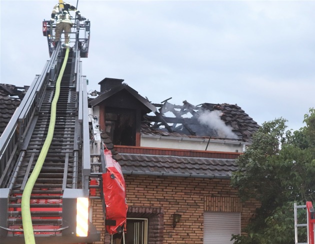 POL-HX: Hoher Sachschaden durch Wohnhausbrand