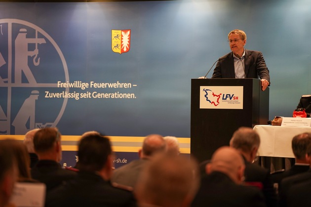 FW-LFVSH: Landesfeuerwehrversammlung 2026: Gemeinsam klarkommen - Ministerpr&auml;sident und Innenministerin w&uuml;rdigen Engagement der Feuerwehren und &uuml;bergeben F&ouml;rderbescheid zur St&auml;rkung der Resilienz