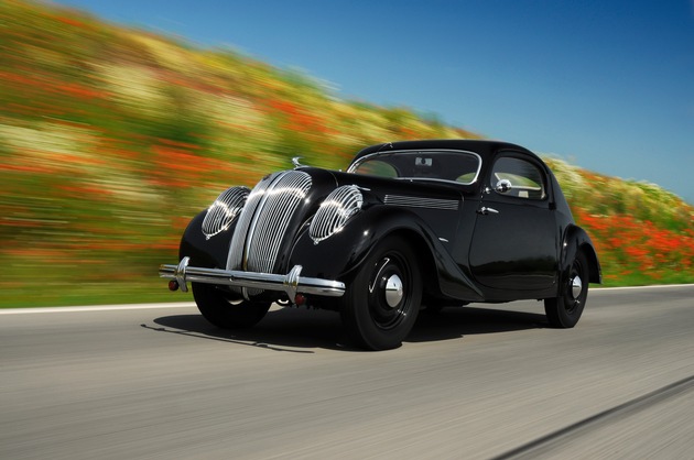 Internationale Messepremiere vor 80 Jahren: der SKODA POPULAR Sport Monte Carlo (FOTO)