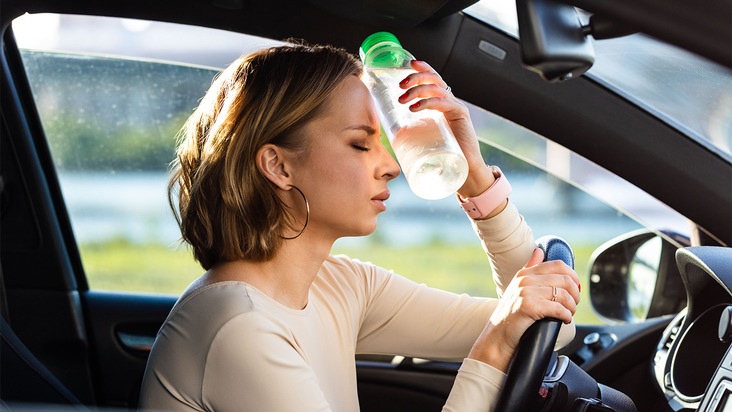 CODUKA GmbH: Hitzewellen im Sommer - So schützen sich Autofahrer vor hohen Temperaturen und Bußgeldern