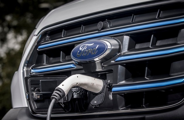Ford-Werke GmbH: Ford E-Transit kurz vor Markteinführung - bereits jetzt testen Flotten das voll-elektrische Nutzfahrzeug auf der Straße