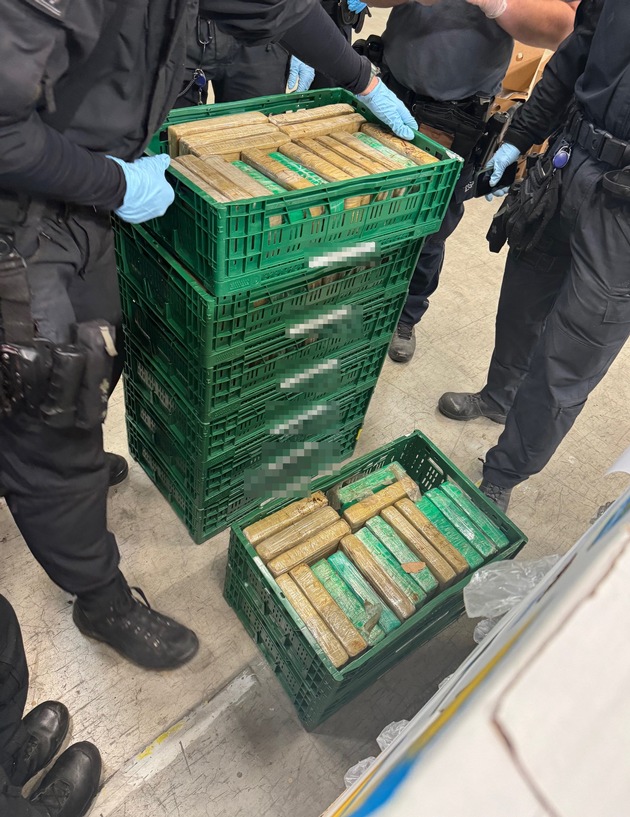 ZOLL-F: Kokain in Bananenkisten - Zollfahndung und Polizei stellen mehr als 500 Kilogramm Rauschgift sicher