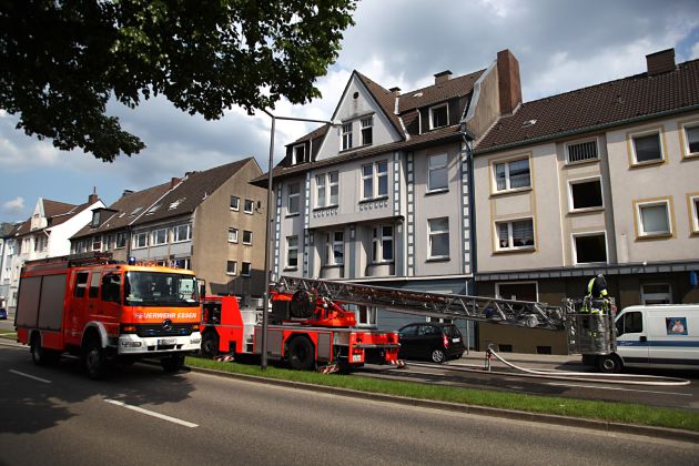 FW-E: Kellerbrand in Essen-Freisenbruch, acht Personen verletzt