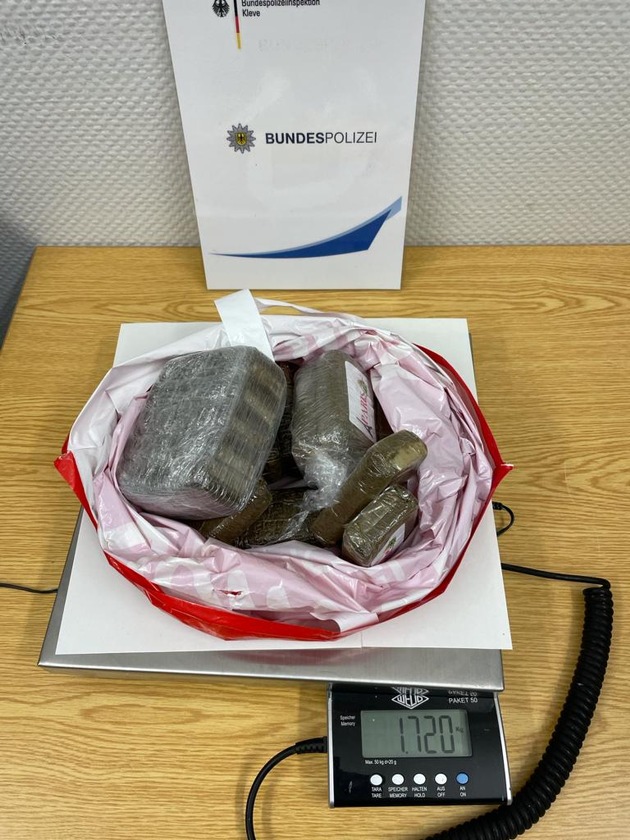 ZOLL-E: Drogenschmuggler festgenommen - - 2 Personen in Haft - über 14 kg Haschisch, fast 2 kg Kokain und über 70.000 EUR sicher-gestellt