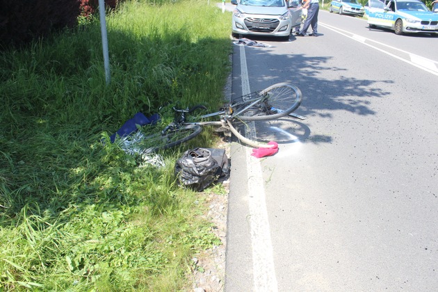 POL-ME: Radfahrer nach Unfall schwerverletzt -Mettmann- 1805086