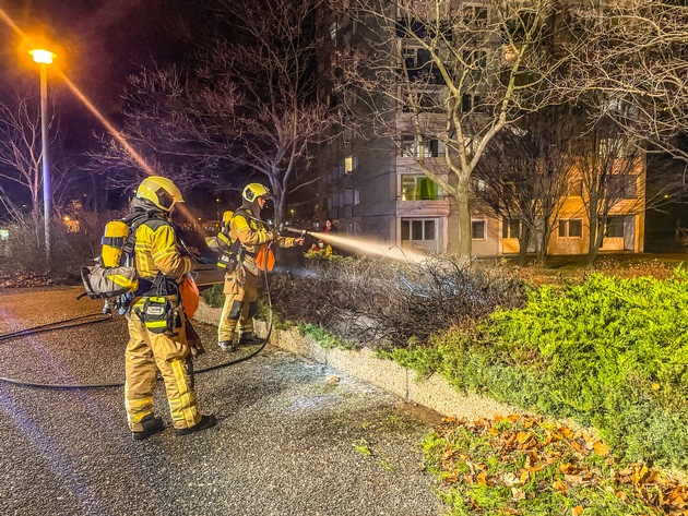 FW Dresden: Informationen zum Einsatzgeschehen der Feuerwehr Dresden vom 30. Dezember 2021
