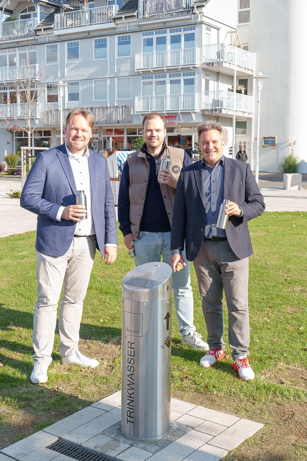 Erster öffentlicher Trinkwasserbrunnen in Büsum eingeweiht