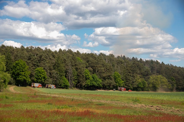 FW LK Neunkirchen: Großer Waldbrand auf dem Kleinen Hirschberg bei Neunkirchen-Kohlhof