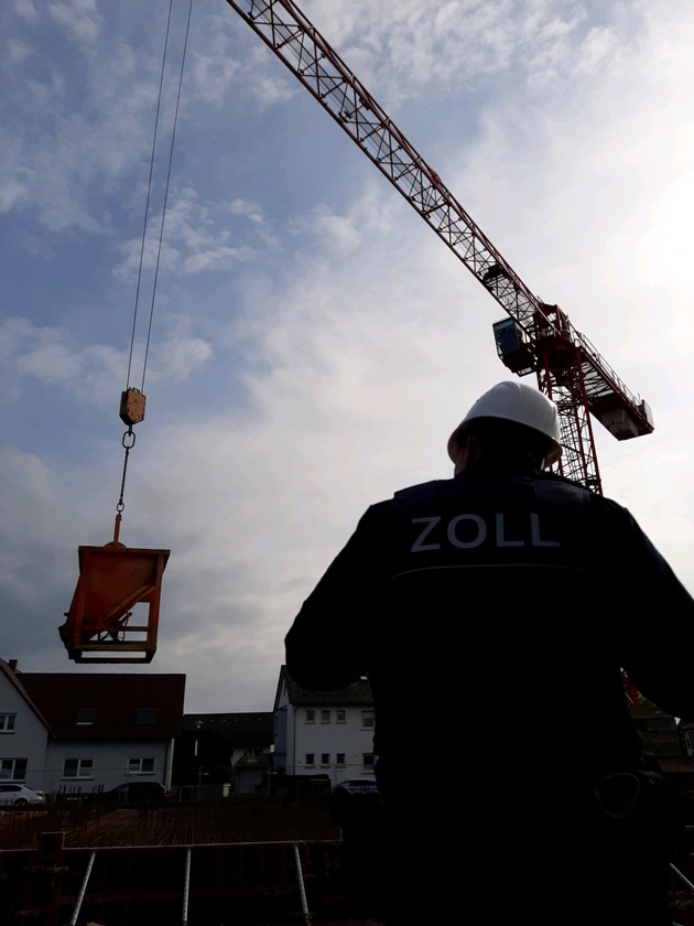HZA-DA: Bundesweite Schwerpunktaktion gegen Schwarzarbeit Zoll nimmt Baubranche ins Visier