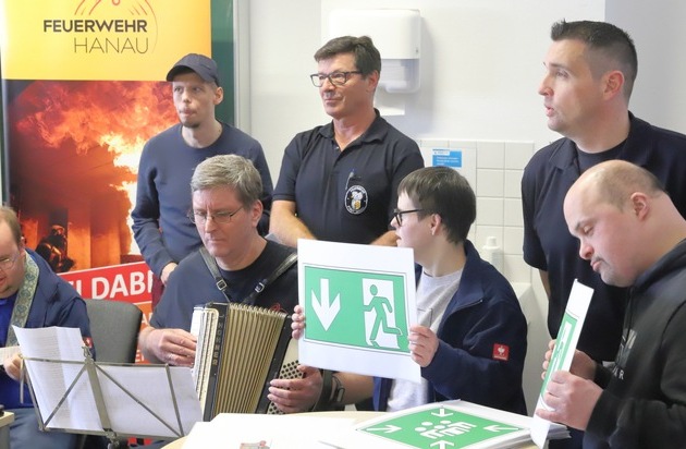 Aktive Mitwirkung = doppelter Gewinn für die Feuerwehr / Erfolgreiches 3. Forum "Feuerwehr und Menschen mit Behinderungen" des DFV