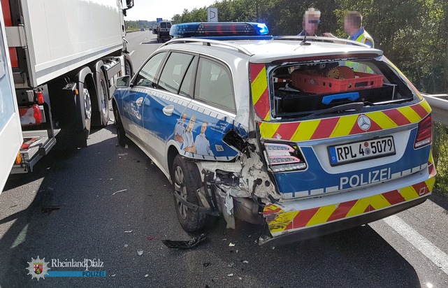 POL-PPWP: Pannen-Lkw löst Folgeunfall aus