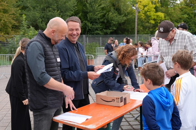 Aktionstag „Helfen macht Freude“ mit Minister Hildenbrand MdL im Erlebnispark Tripsdrill